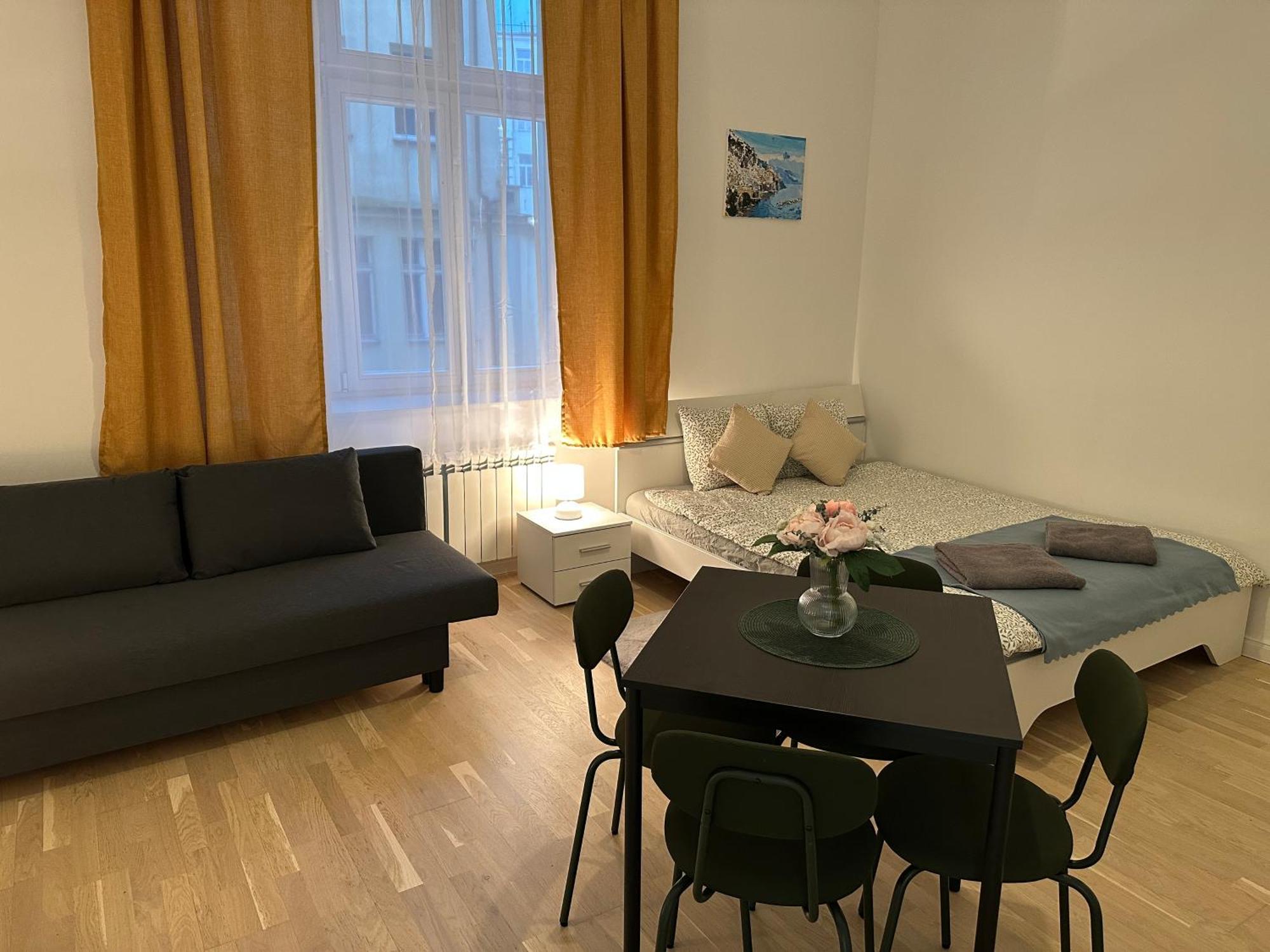 Cozy By Wenceslas Square And Main Train Station Apartment Prague