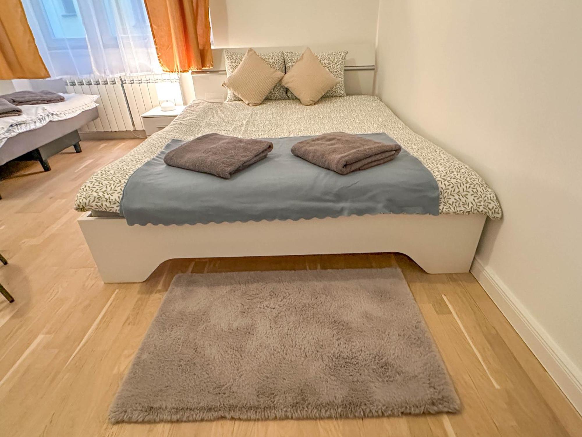 Cozy By Wenceslas Square And Main Train Station Apartment Prague